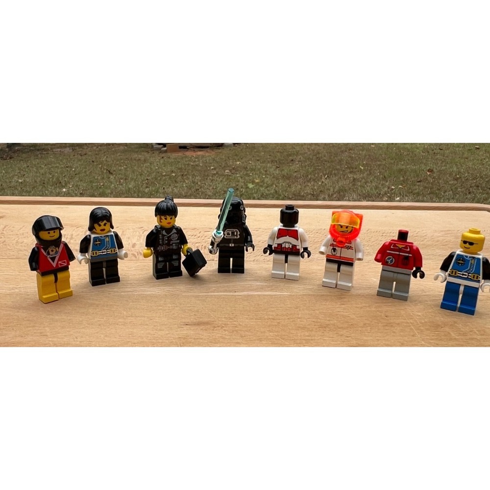 Lot of 8 LEGO Minifigures Space Astronaut Lightsaber Incomplete Mix R.E.S.Q.